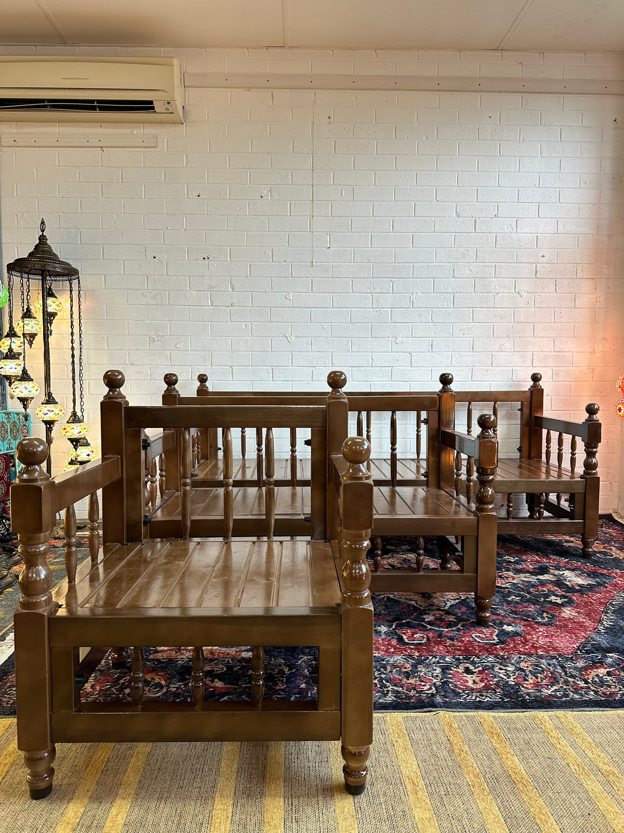 Single Majlis Dark Colour