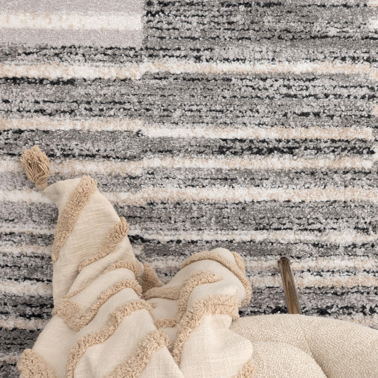 Nola Shapes Grey Rug - N007